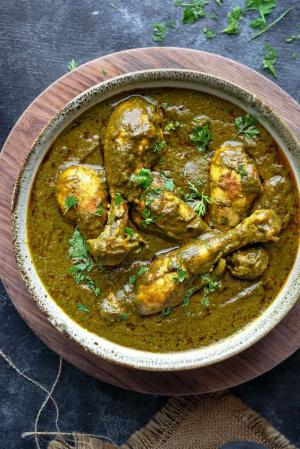 Post Image for Flavourful Palak Chicken Curry or Saag Chicken Home Recipe