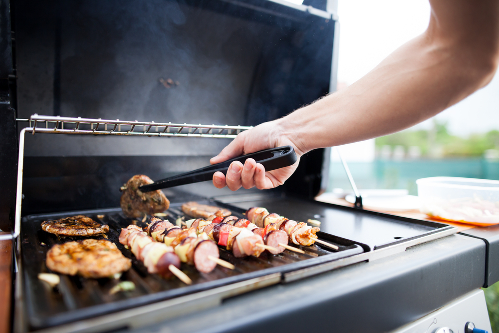 Making grilled chicken online